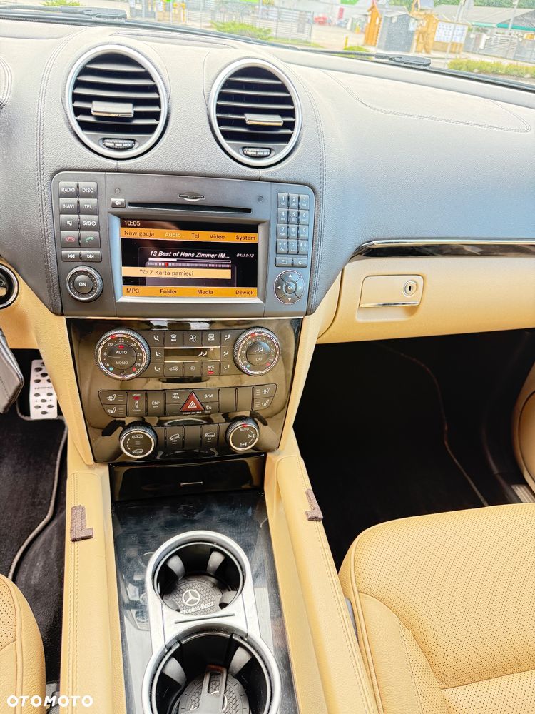Mercedes-Benz GL - 14
