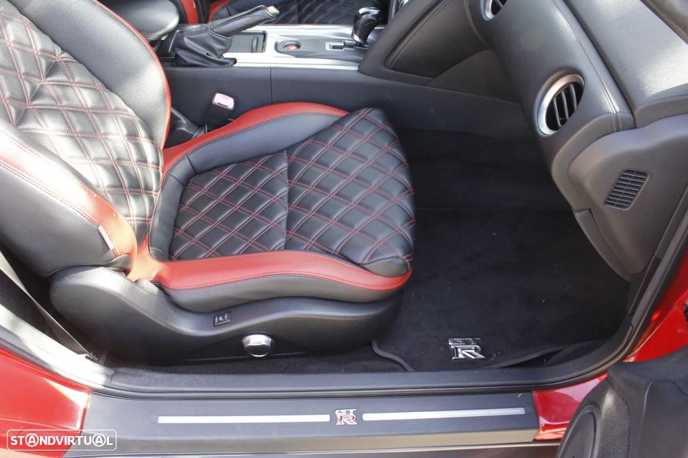 Nissan GT-R Premium Edition - 23
