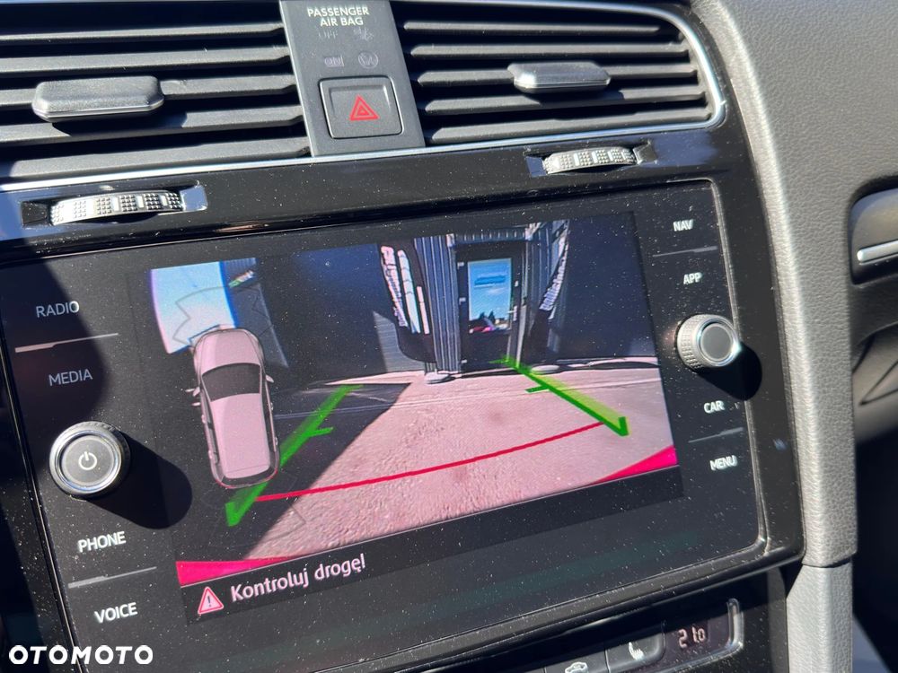 Volkswagen Golf - 17