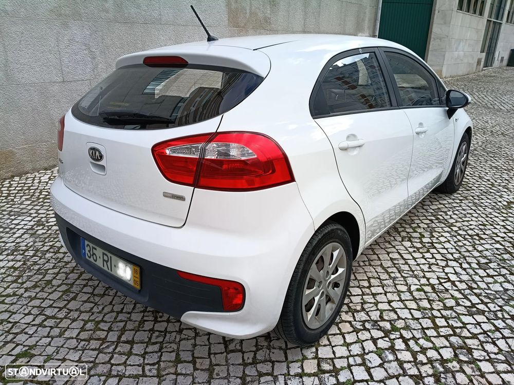 Kia Rio 1.1 CRDi LX ISG - 3