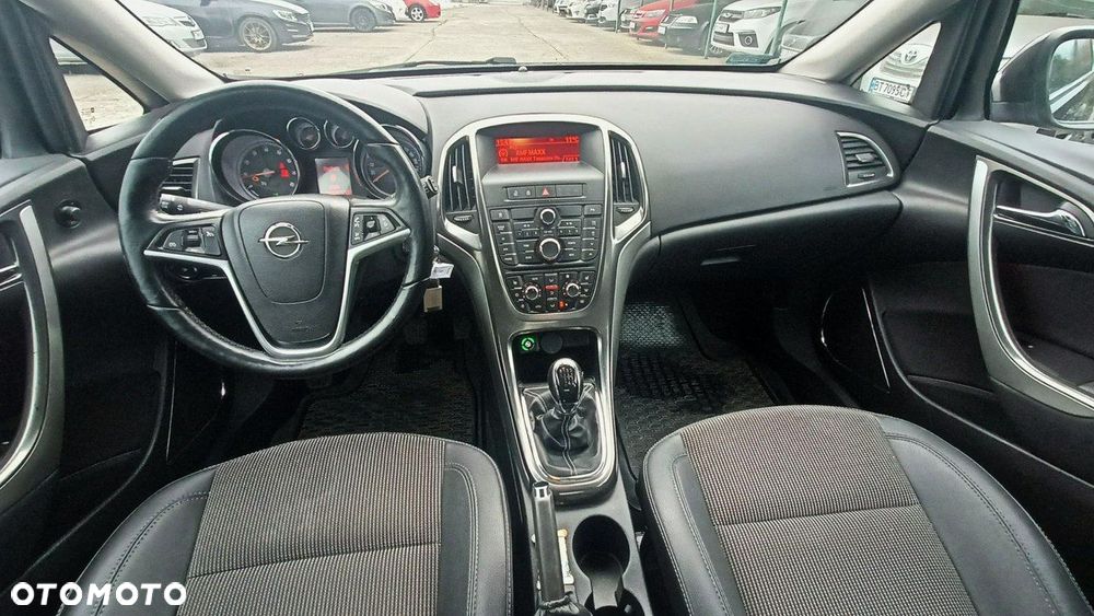 Opel Astra 1.4 T Executive - 19