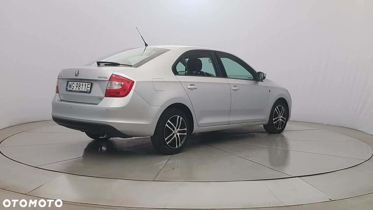 Skoda RAPID - 7