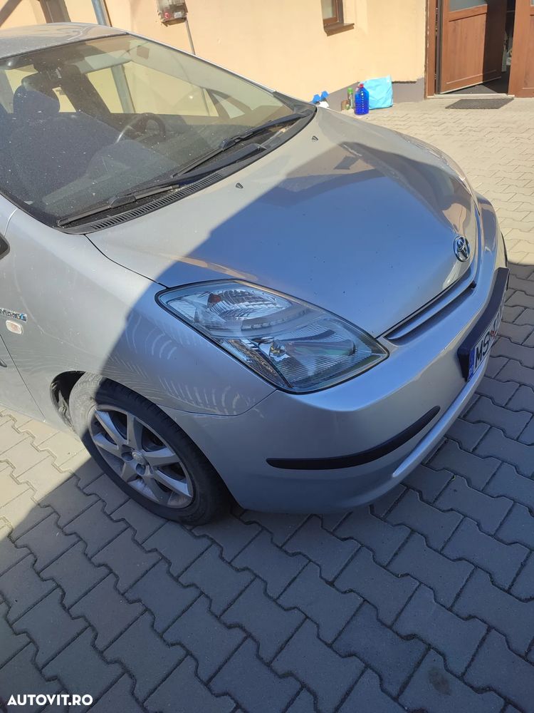 Toyota Prius (Hybrid) Luna - 5