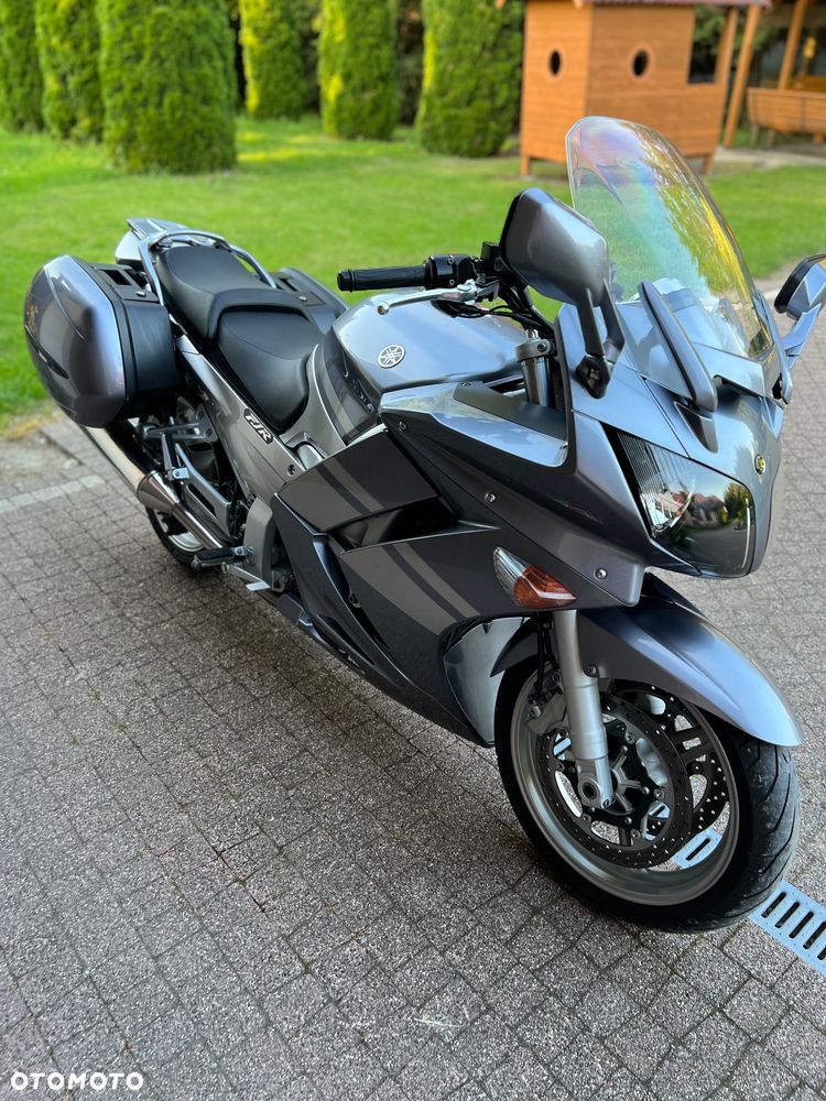Yamaha FJR - 6