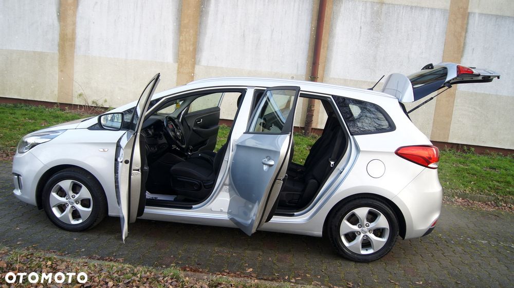 Kia Carens 1.6 GDI M - 39