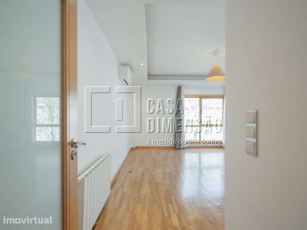 Apartamento de tipologia T2 na Serra de Carnaxide, Garagem BOX, com... - Grande imagem: 5/39