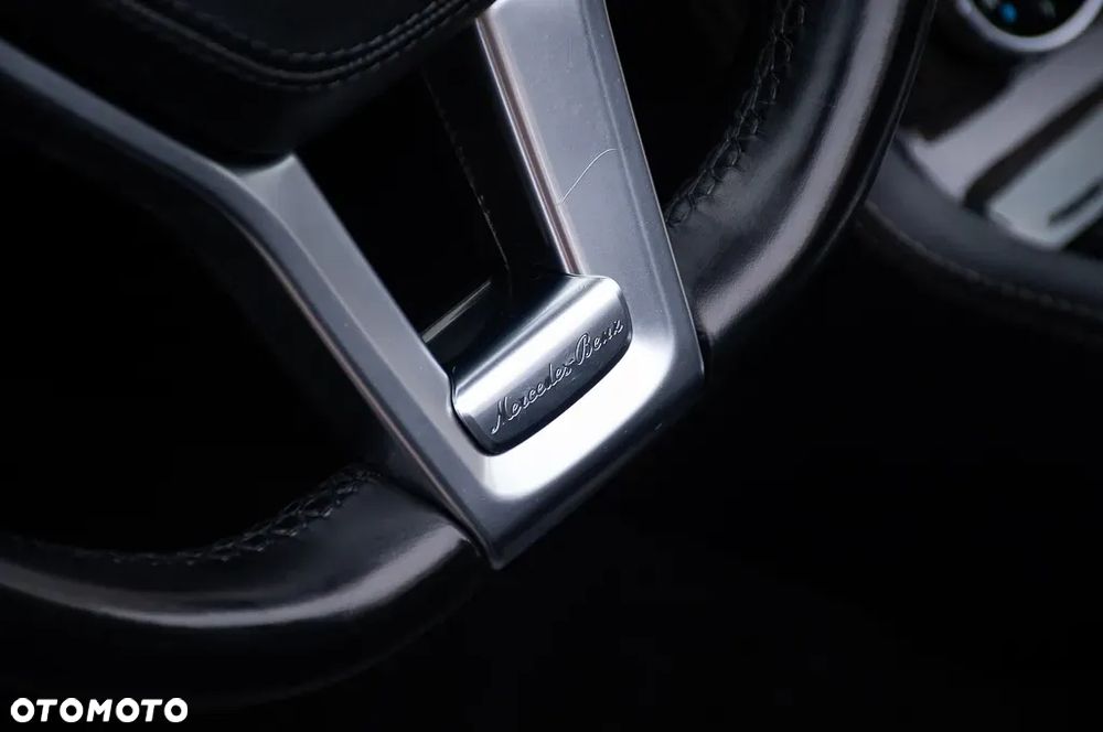 Mercedes-Benz SL - 37