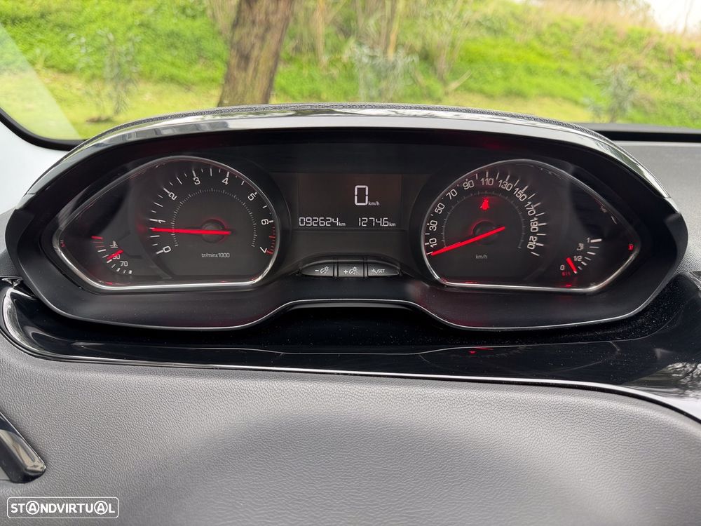 Peugeot 208 1.2 PureTech Active - 4