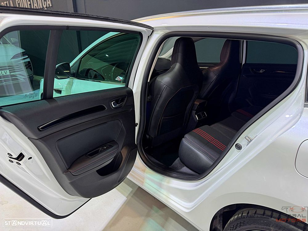 Renault Mégane Sport Tourer 1.6 E-Tech Plug-In Hybrid R.S. Line - 16