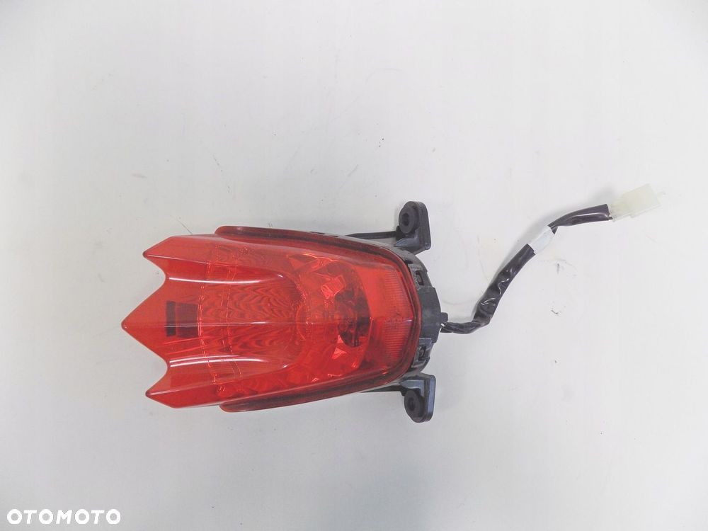 SUZUKI GSX-S 125 LAMPA TYLNA TYŁ - 1
