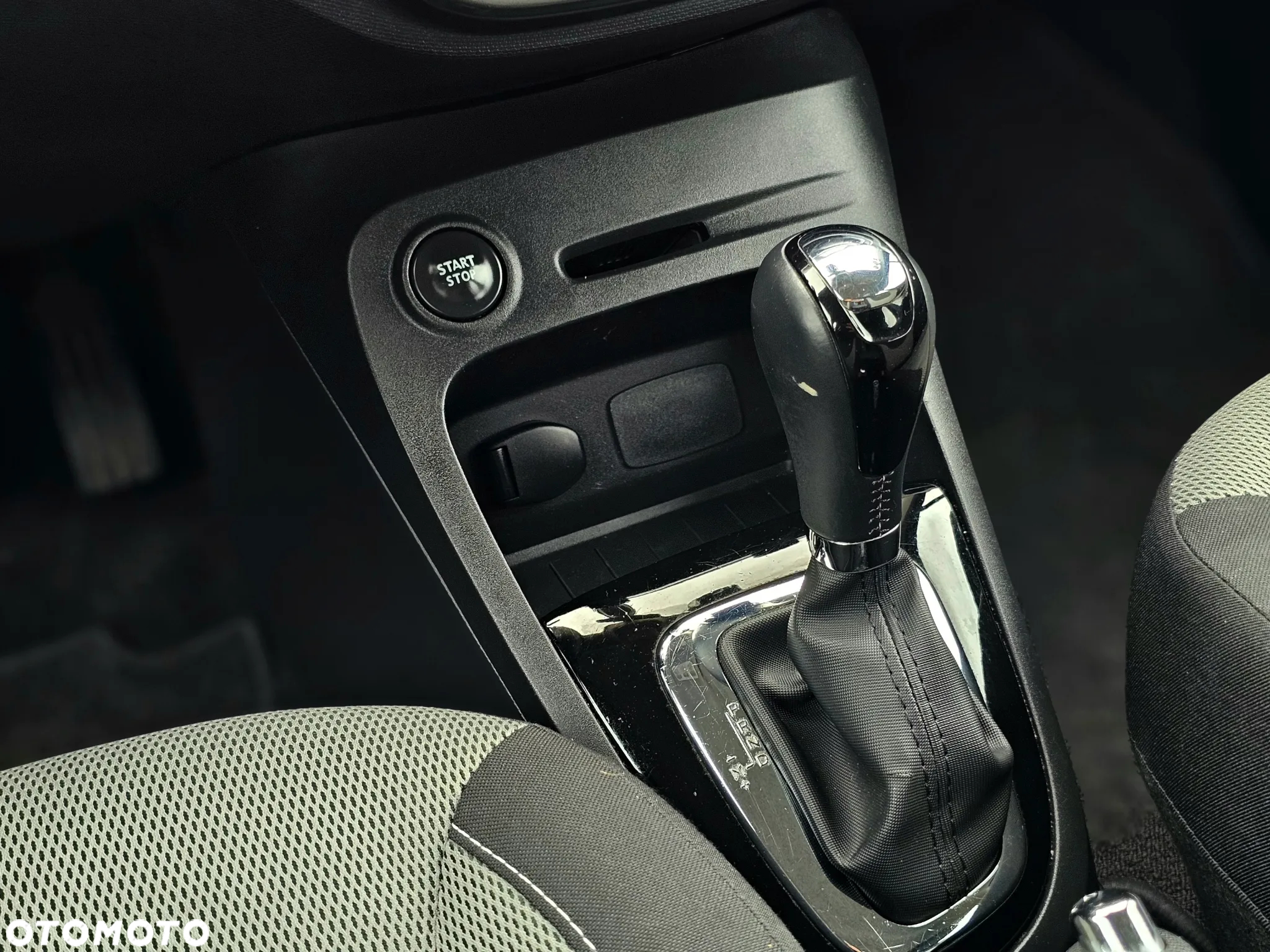 Renault Captur dCi 90 EDC Dynamique - 9