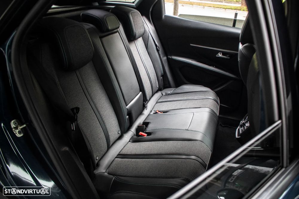 Peugeot 3008 1.6 Hybrid Allure e-EAT8 - 31