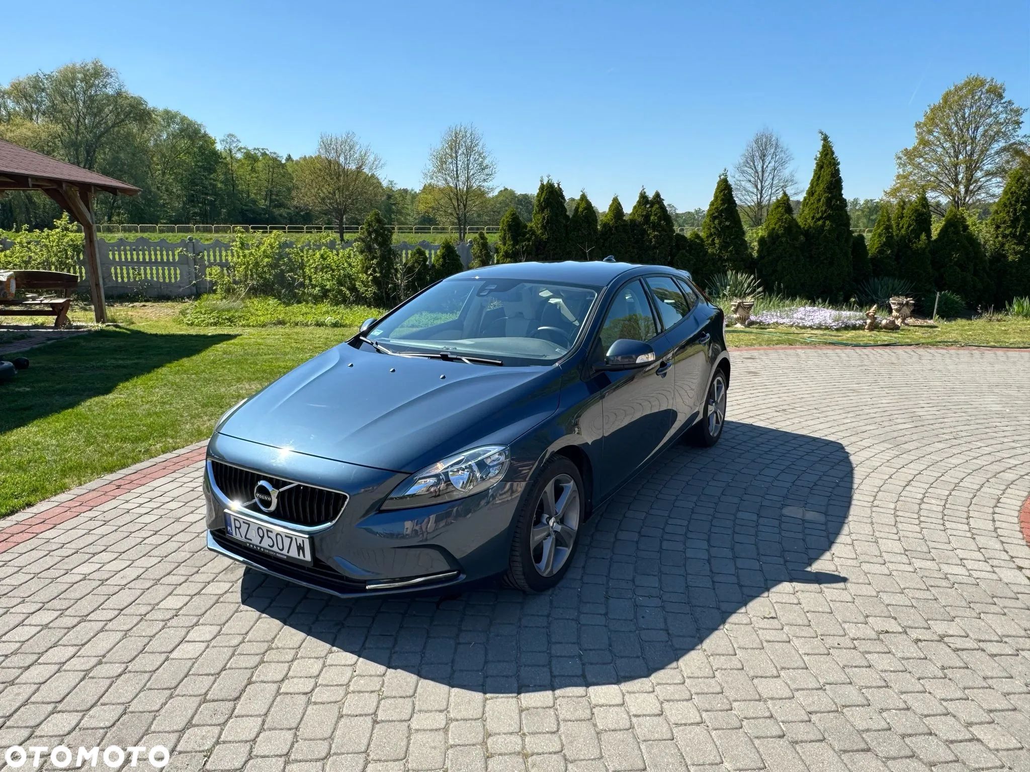 Volvo V40 T3 Drive-E Kinetic - 1