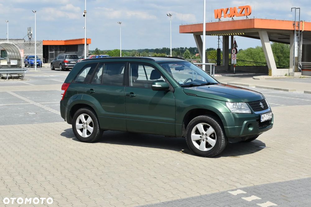 Suzuki Grand Vitara 2.0 De luxe - 20