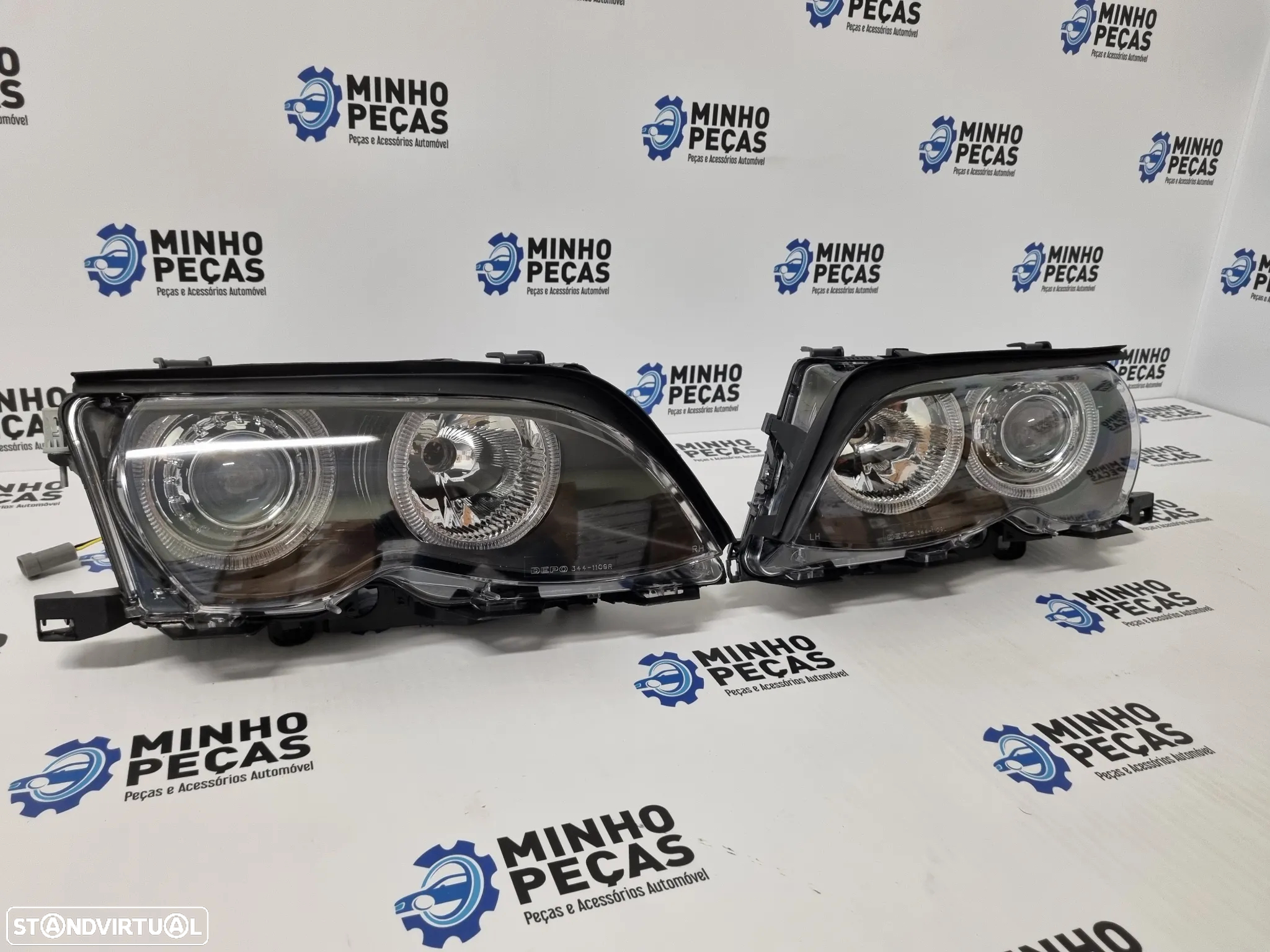 Faróis Angel Eyes BMW Série 3 (E46) Fundo Preto Facelift - 2
