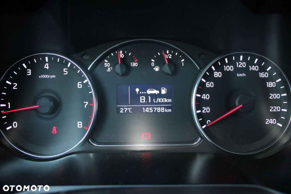 Kia Carens - 31