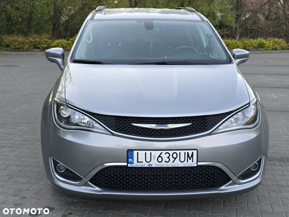 Chrysler Pacifica - 21