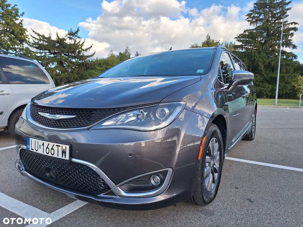 Chrysler Pacifica - 1