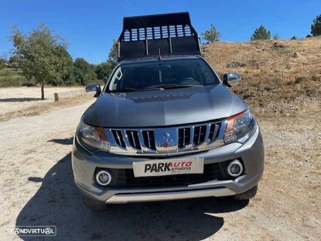 Mitsubishi L200 2.4 DI-D CD Invite CC 4WD - 2