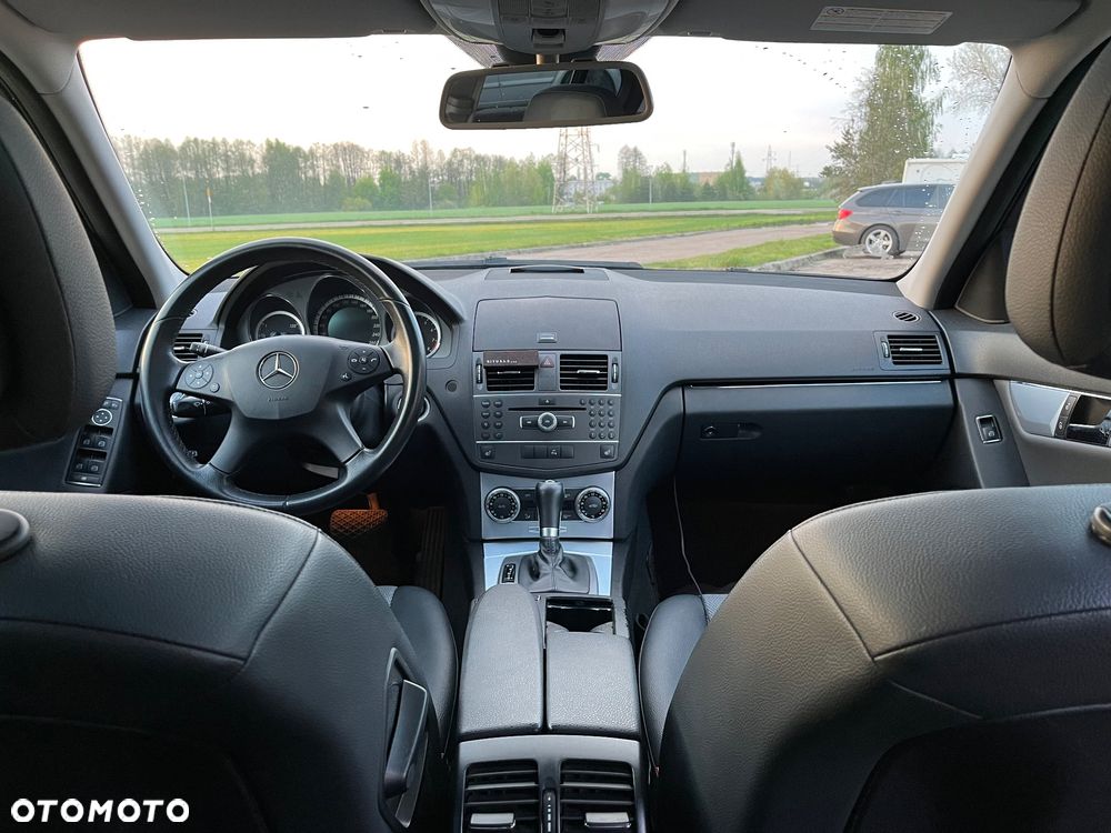 Mercedes-Benz Klasa C 180 CGI Automatik BlueEFFICIENCY Avantgarde - 7