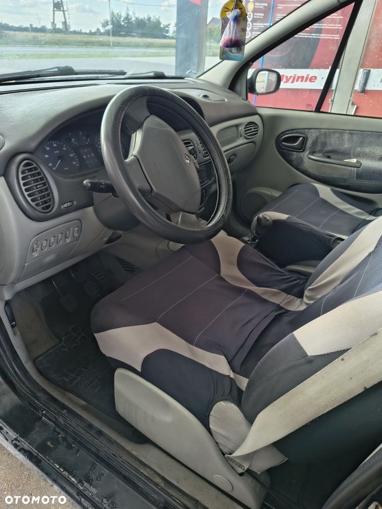 Renault Scenic - 8