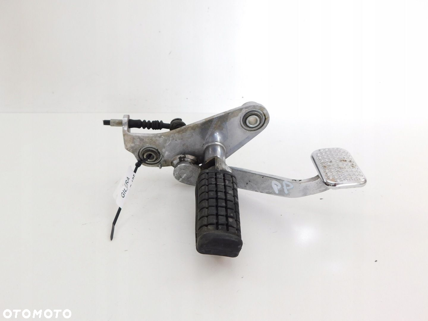 GILERA COGUAR 125 SET PODNÓŻEK KIEROWCY PRAWY - 2