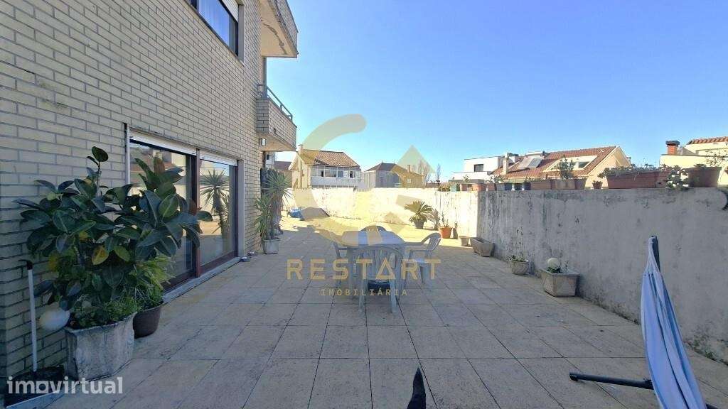 T2 com Terraço no Centro de Ermesinde – Espaço, Conforto e Localização - Grande imagem: 2/36