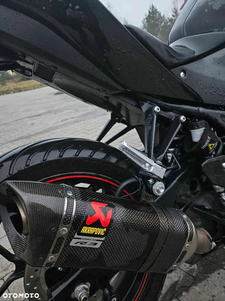 Yamaha R3 - 3