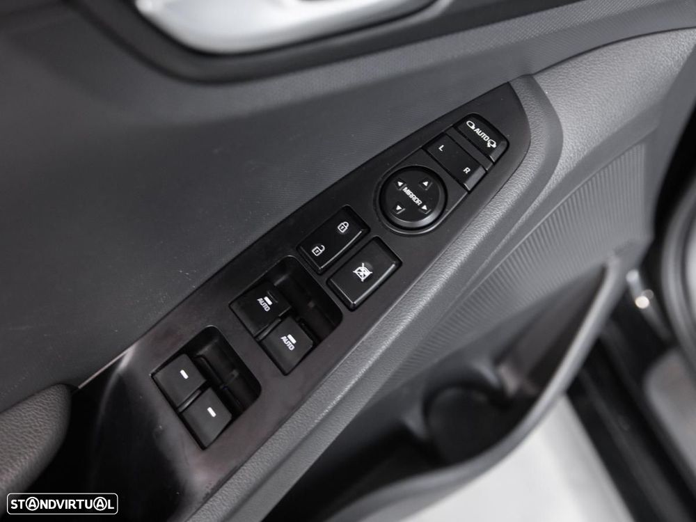 Hyundai Ioniq 1.6 GDI HEV Hybrid Tech - 13