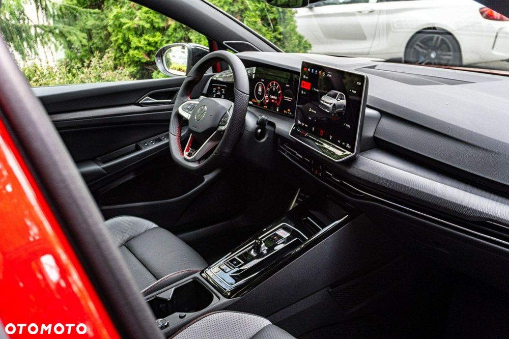 Volkswagen Golf - 32