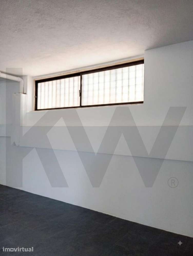 Oportunidade Única em Casal de Cambra: Loja de 269 m2 de Potencial par - Grande imagem: 5/9