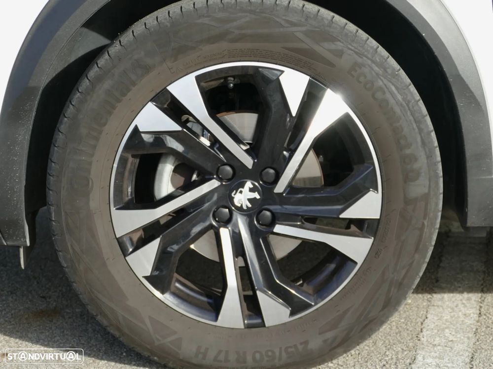 Peugeot 2008 1.2 PureTech Allure EAT8 - 11