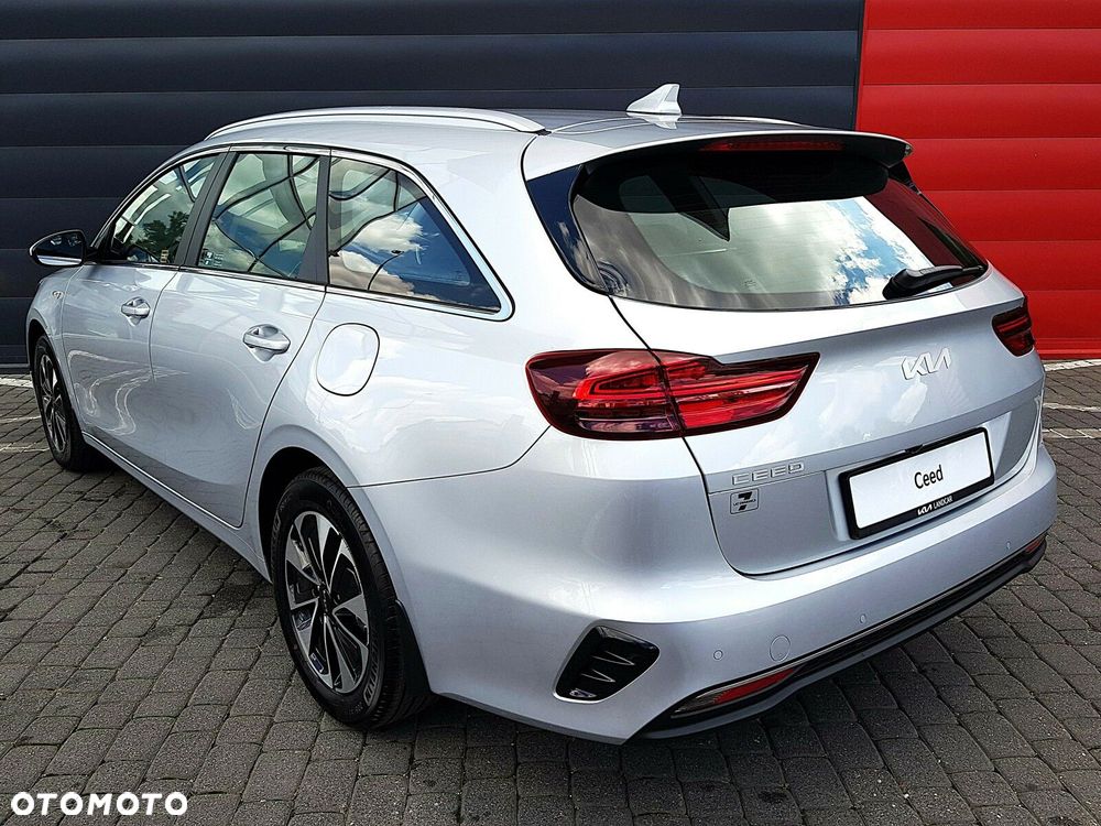 Kia Ceed - 8