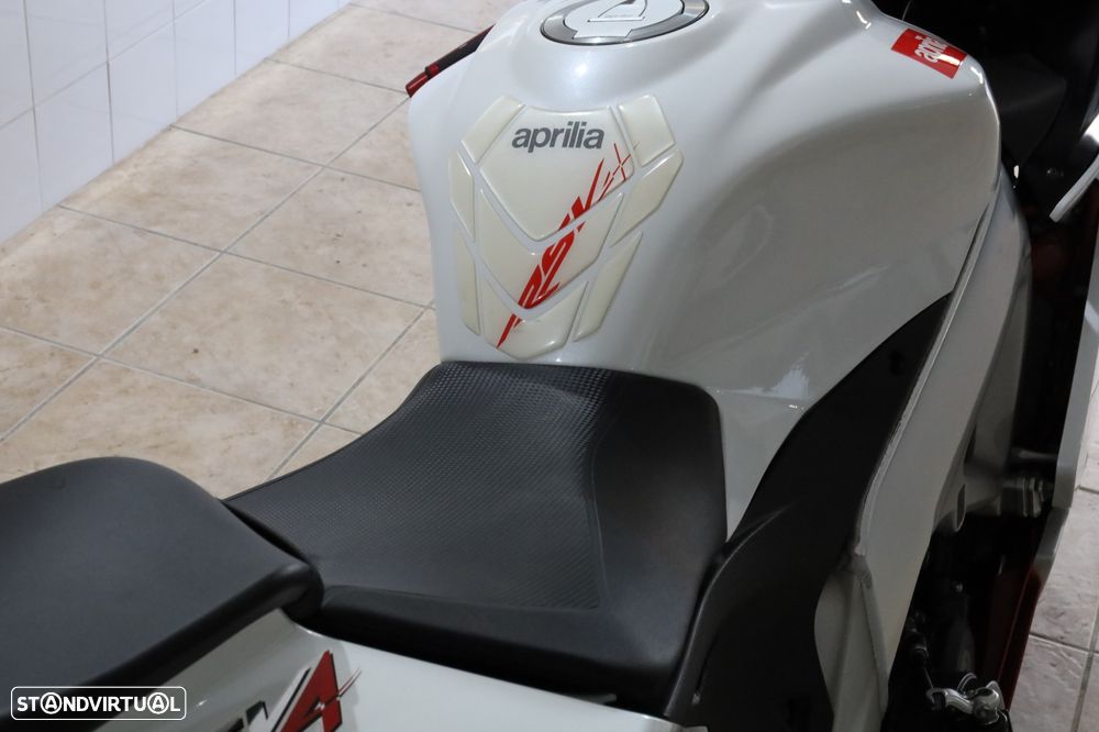 Aprilia RSV 1000rr - 9