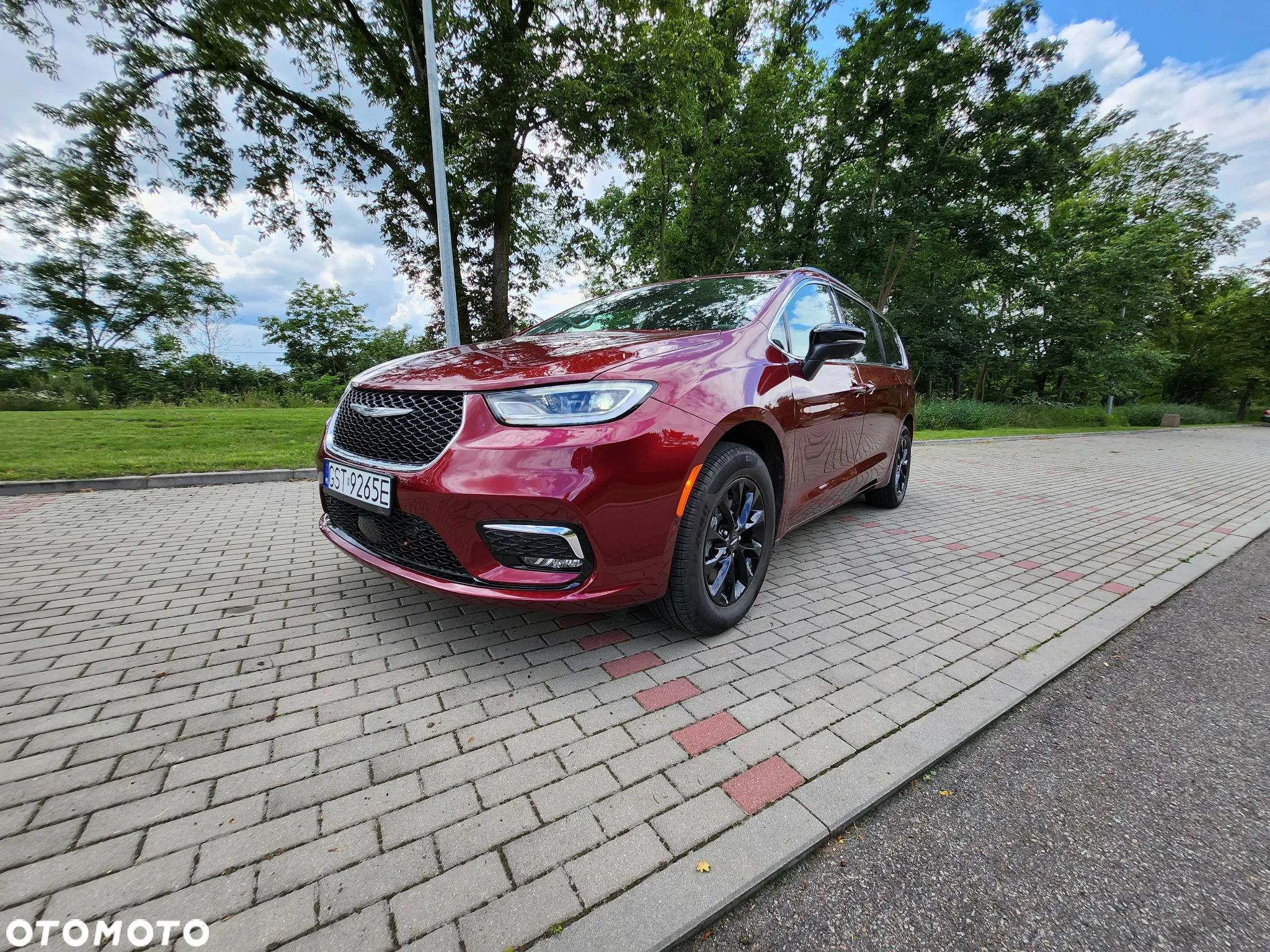 Chrysler Pacifica - 1