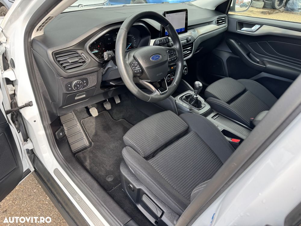 Ford Focus 1.5 EcoBlue Start-Stopp-System TITANIUM - 27