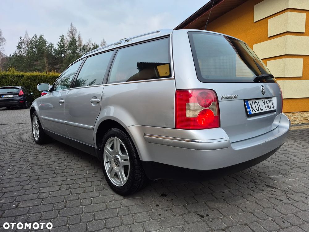 Volkswagen Passat - 4