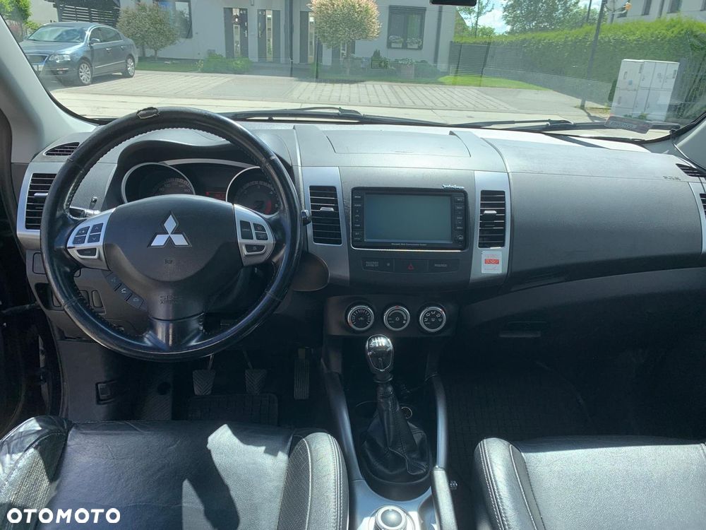 Mitsubishi Outlander 2.2 DID Instyle NAVI - 6