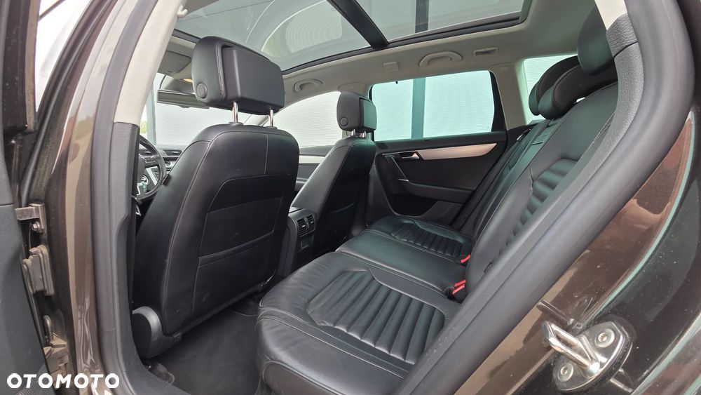 Volkswagen Passat 2.0 TDI 4Motion DSG BlueMotion Tech Highline - 13