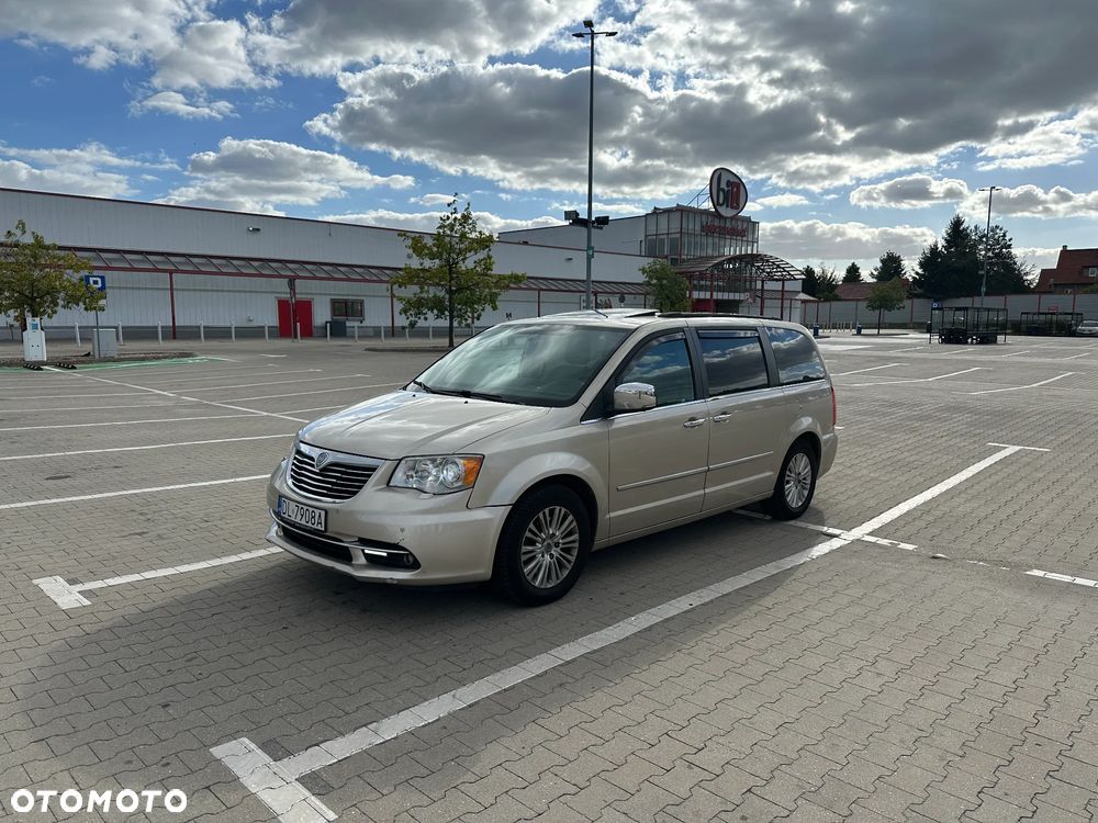 Lancia Voyager 3.6 Gold - 3