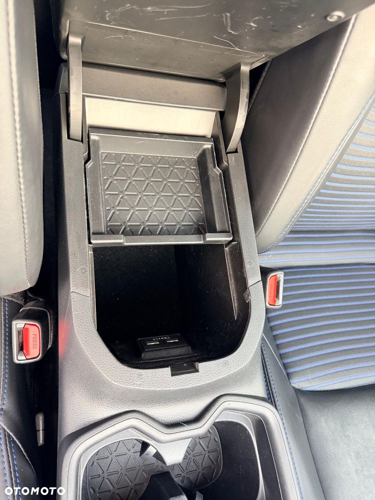 Toyota RAV4 2.5 Hybrid Black Edition by JBL 4x2 - 25