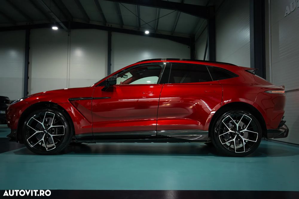 Aston Martin DBX - 39