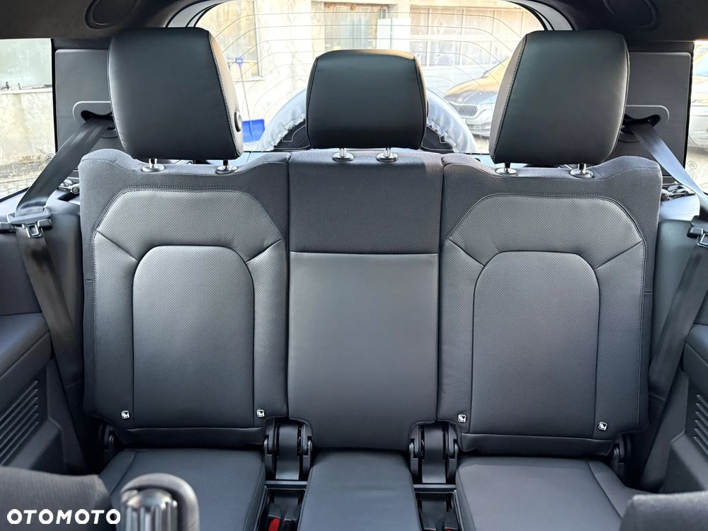 Land Rover Defender 130 D350 X-Dynamic HSE - 12