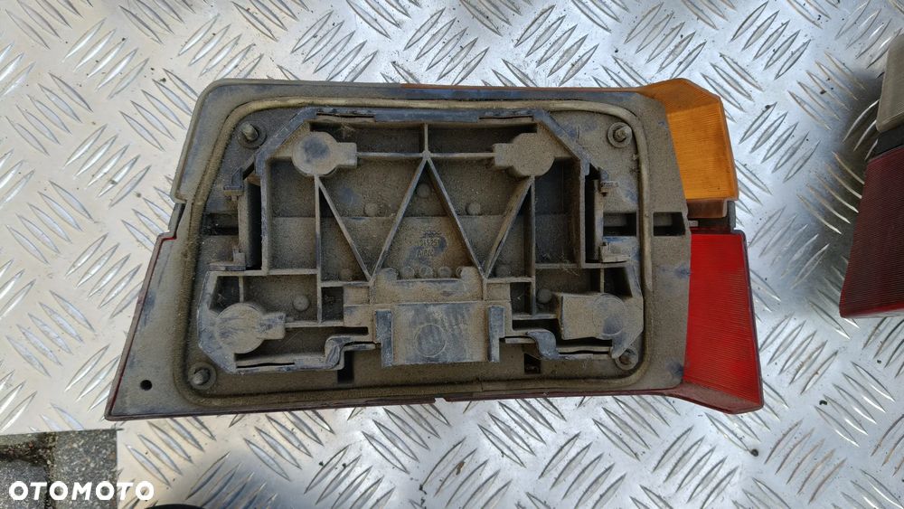 Lampa prawy tył VW Passat B1 sedan kombi passat B2 kombi - 17