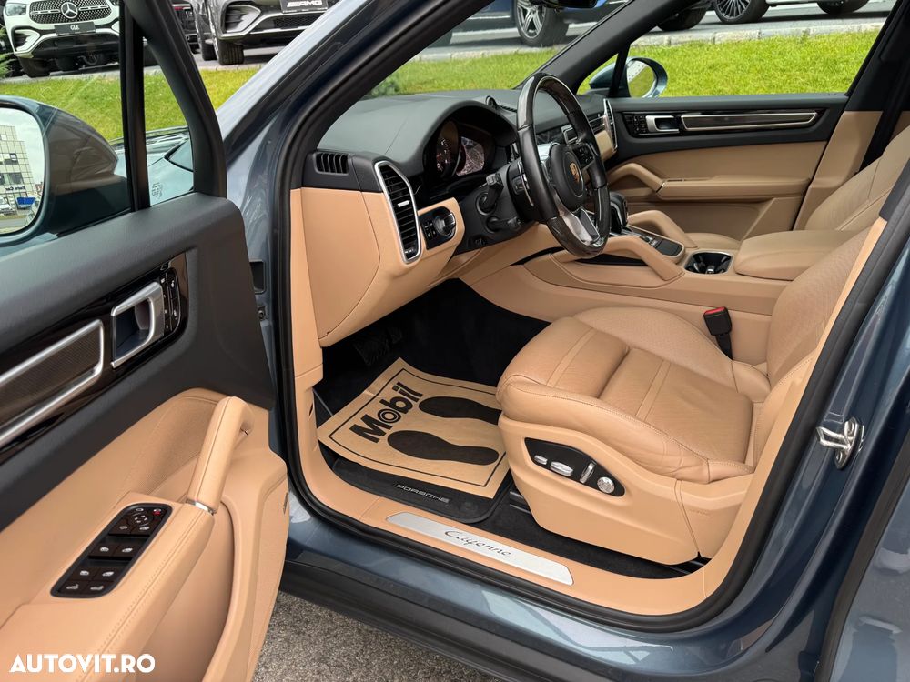 Porsche Cayenne - 6
