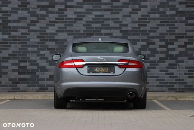 Jaguar XF 2.2 D Luxury - 6