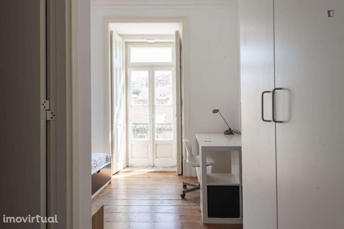 Quarto - localizado em Intendente Lisbon - Grande imagem: 3/37