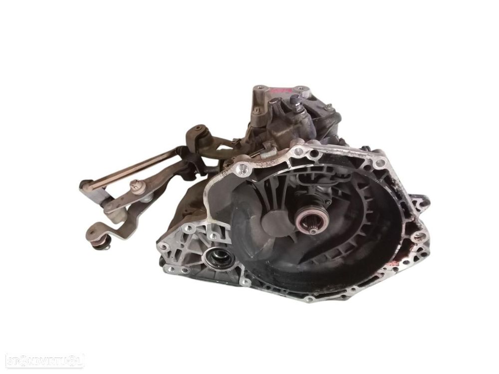 CAIXA DE VELOCIDADES OPEL CORSA E - 1
