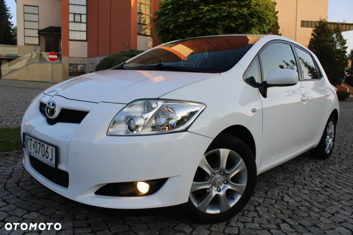 Toyota Auris 1.33 VVT-i Premium + - 6