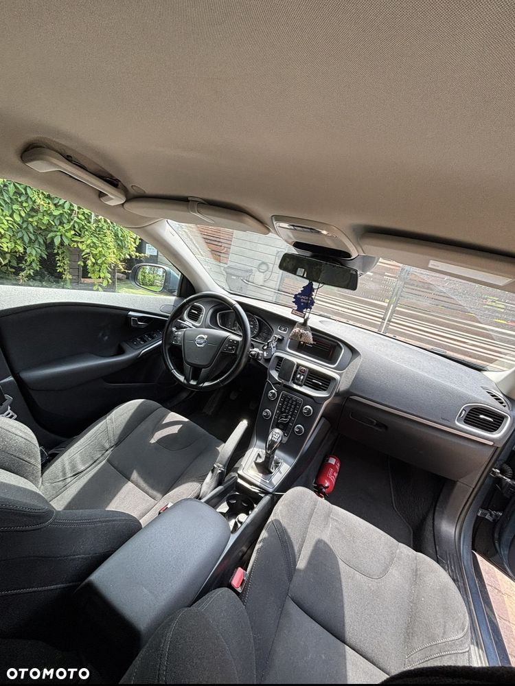 Volvo V40 D2 Base - 11